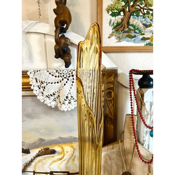 Vintage L.E. Smith Jumbo Amber Simplicity Swung Glass Vase – 32.5” Tall x 8” Dia - Picture 4 of 6